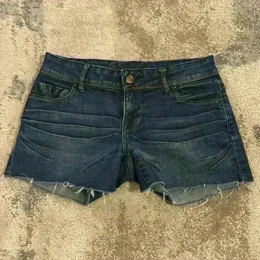 Womenās Deliaās Taylor Jean Shorts